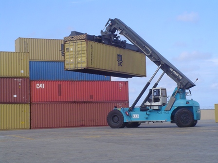 40-shipping-container-being-moved-around-at-port1